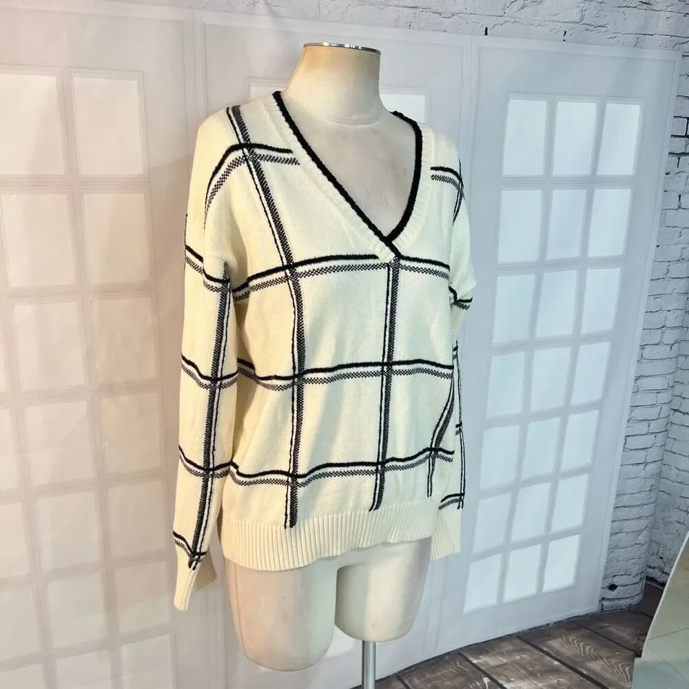 Moth Anthropologie Black White Windowpane Plaid V-Neck Sweater Size Medium